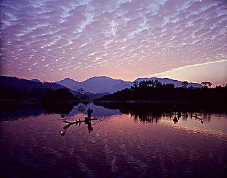 《光与影：33号远征队》发售33天全球销量突破330万份